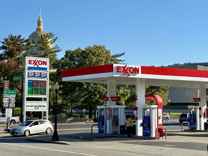 Leaders call for gas tax pause special session